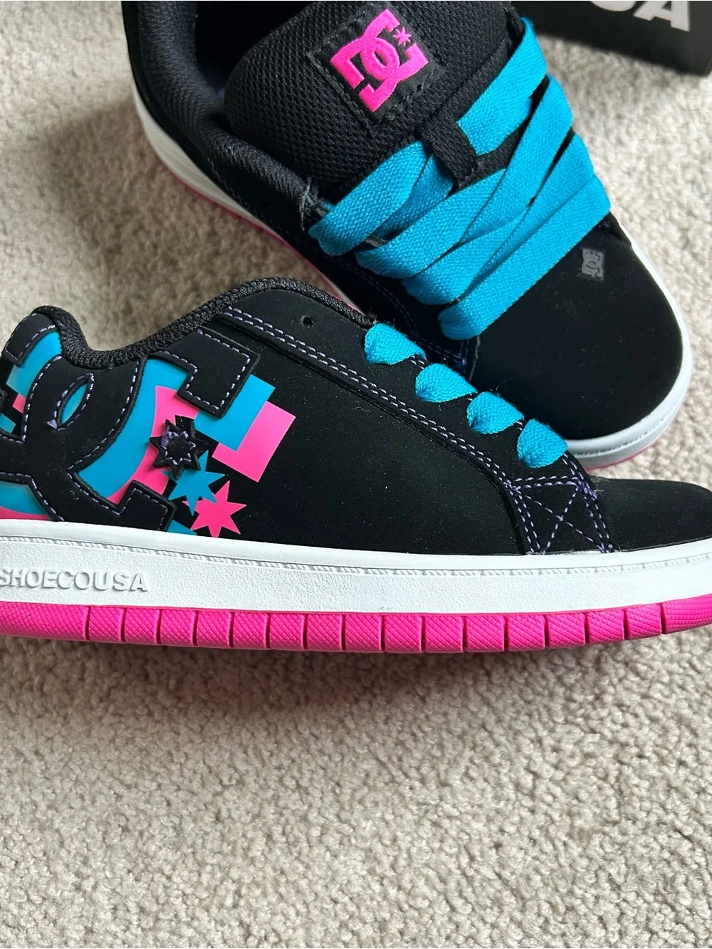 Youth Girls Sz 2 DC Skate Court Graffik Sneakers Black Pink Blue Neon Lights New